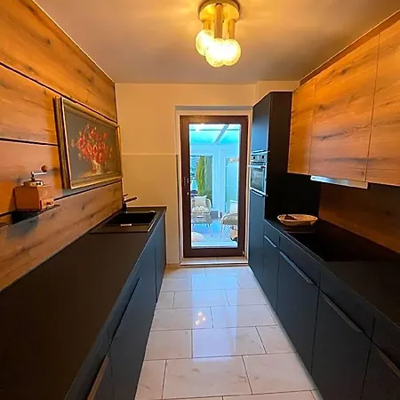 Ferienhaus Chemnitz بيت للعطل *